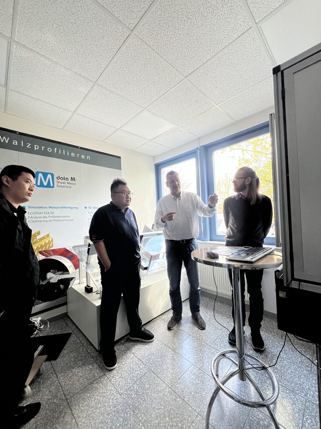 2026年4月20日金品走访德国客户1_副本.jpg